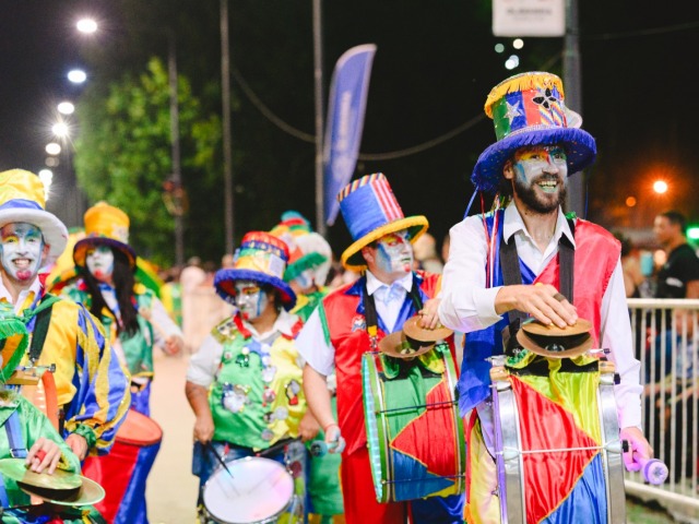 Una multitud disfrut de la primera noche de los Carnavales